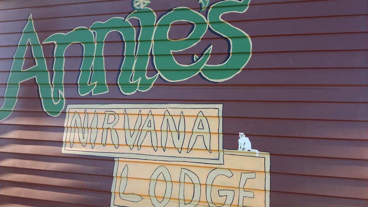 Annies Nirvana Lodge Backpackers Takaka Kültér fotó